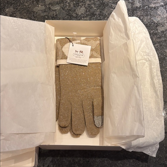NWT Coach New York Khaki/Silver Knit Gloves with Touch Phone finger print - Picture 3 of 4